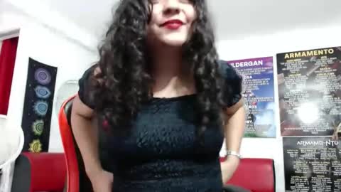 lola_fiery online show from November 19, 2024, 9:01 pm