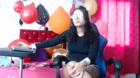 lola_fiery online show from December 28, 2024, 1:37 pm