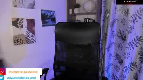 lolaasmith_21 online show from November 17, 2024, 11:47 am