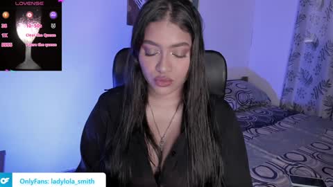 lolaasmith_21 online show from January 6, 2025, 10:14 pm