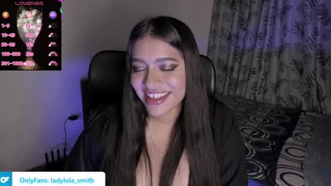 lolaasmith_21 online show from January 12, 2025, 1:09 am