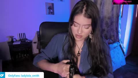 lolaasmith_21 online show from December 13, 2024, 8:44 pm