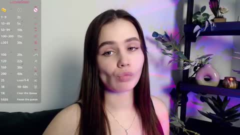 lolapalmer_ online show from November 20, 2024, 8:39 pm