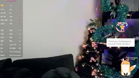 lolapalmer_ online show from December 27, 2024, 8:17 pm