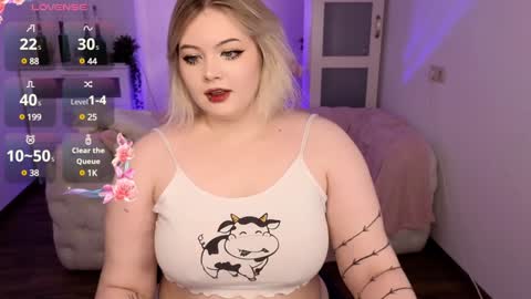 lovely_leilla online show from January 3, 2025, 10:16 pm