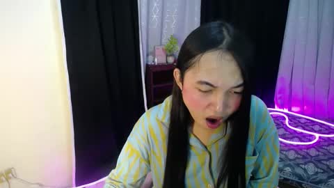 lovely_mamaxx online show from December 6, 2024, 9:13 am