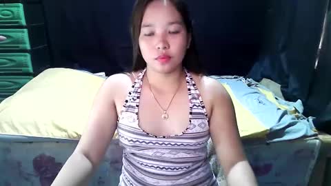 lovelypinay2 online show from December 11, 2024, 4:47 am