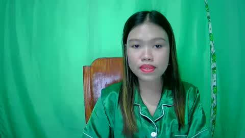 lovemae352295 online show from January 18, 2025, 12:55 pm