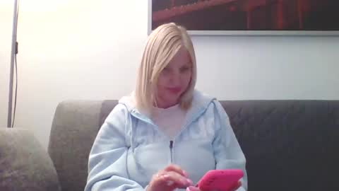 Alyson online show from November 15, 2024, 5:49 pm