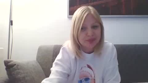 Alyson online show from December 16, 2024, 4:43 pm