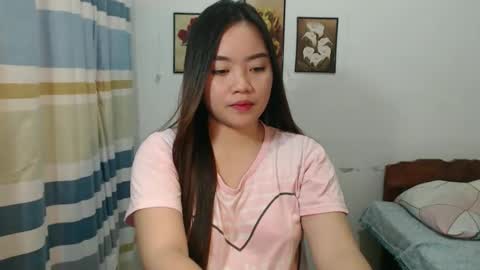 lovvvable_yoj online show from January 5, 2025, 1:04 pm