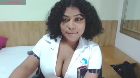 lucerosuith_ online show from November 10, 2024, 4:42 pm