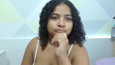 lucerosuith_ online show from December 31, 2024, 11:51 am