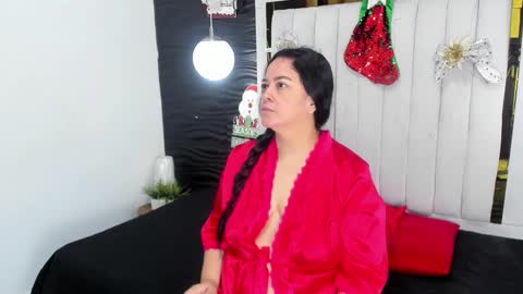 Lucia Vonne online show from December 9, 2024, 12:01 pm