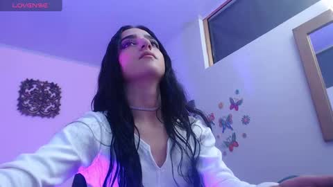 luciana_smith2 online show from January 2, 2025, 1:33 pm