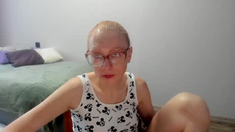 lucky_licky20 online show from December 9, 2024, 3:55 am