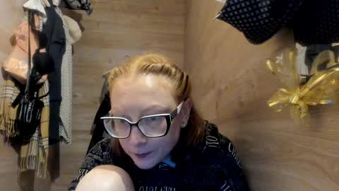 lucky_licky20 online show from January 5, 2025, 4:13 am