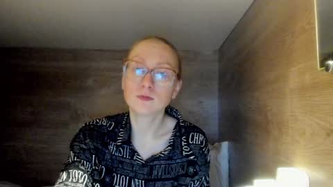 lucky_licky20 online show from January 18, 2025, 2:59 am