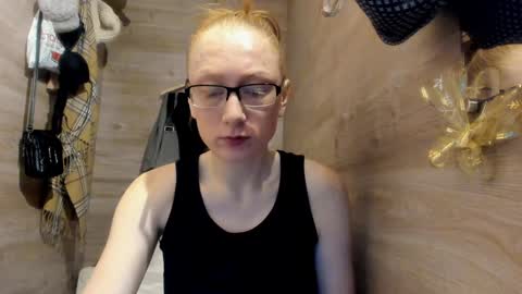 lucky_licky20 online show from December 23, 2024, 4:03 am