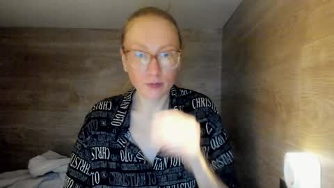 lucky_licky20 online show from January 16, 2025, 3:59 am