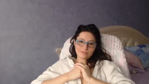 luckylinda23 online show from December 5, 2024, 9:37 am