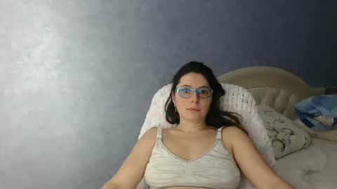 luckylinda23 online show from January 5, 2025, 1:47 pm