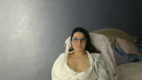 luckylinda23 online show from December 7, 2024, 10:31 am