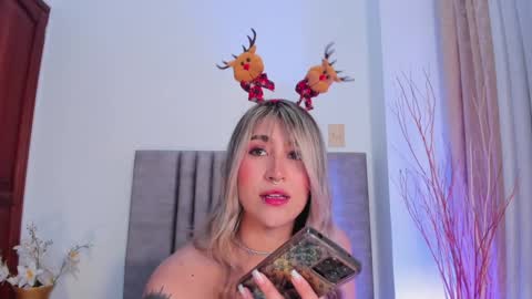 LucyJhonsonn online show from December 24, 2024, 4:44 pm