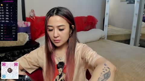 luluu_l online show from November 29, 2024, 11:14 pm