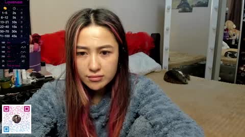 luluu_l online show from December 12, 2024, 1:59 am