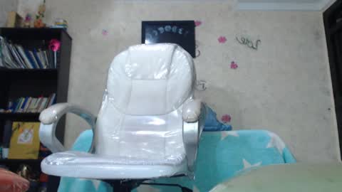 lunita_ss online show from January 5, 2025, 1:08 am