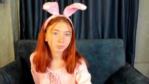 lunna_fox online show from January 12, 2025, 12:36 am