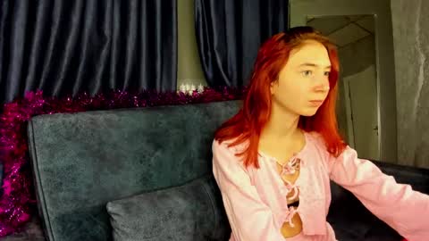 lunna_fox online show from December 21, 2024, 1:07 am