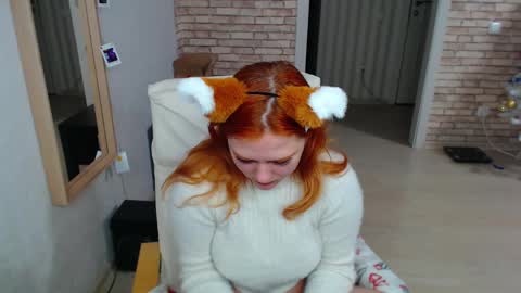 lunna_fox_ online show from December 12, 2024, 1:59 am