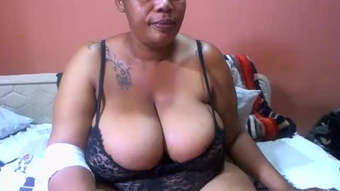 luvcandy85 online show from January 10, 2025, 4:54 am