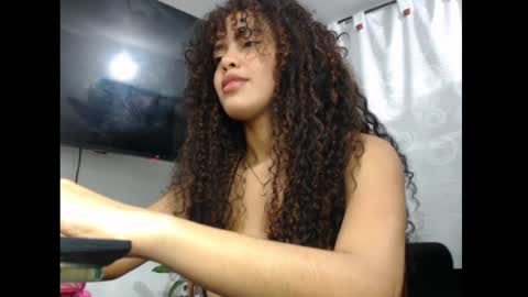 lylii_evans online show from November 16, 2024, 1:10 am