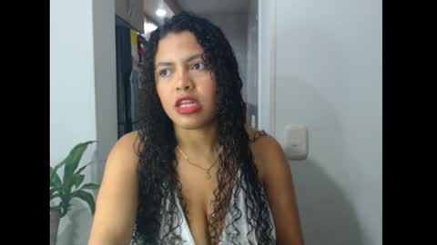 lylii_evans online show from December 4, 2024, 2:50 am