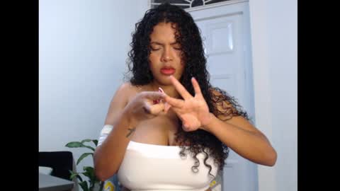 lylii_evans online show from November 30, 2024, 1:54 am