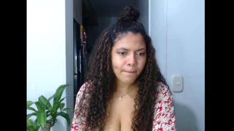 lylii_evans online show from December 3, 2024, 1:13 am