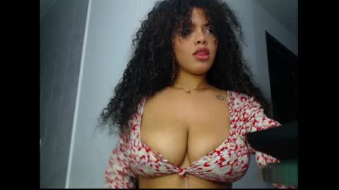 lylii_evans online show from January 13, 2025, 4:12 am