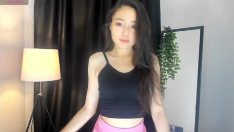 lyn_kali online show from November 29, 2024, 8:22 pm