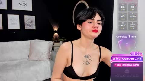 lyn_lebelle online show from December 24, 2024, 2:24 pm