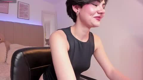 lyn_lebelle online show from December 21, 2024, 8:19 pm