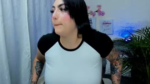 manuella_collins online show from January 13, 2025, 8:23 pm