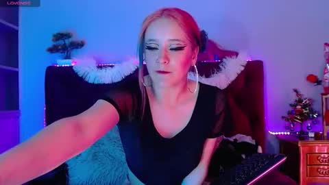 Maria Paula online show from December 18, 2024, 4:05 am