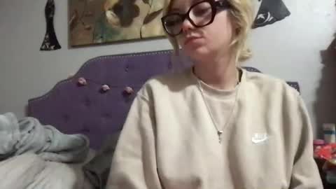 margoheaven online show from January 7, 2025, 12:48 pm