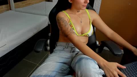 mari_salgado online show from November 16, 2024, 11:44 am