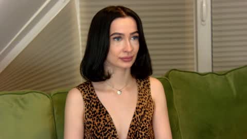 MariaMenson online show from December 3, 2024, 6:46 pm