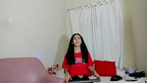 mariana_16_ online show from December 18, 2024, 3:08 pm