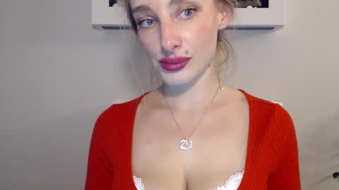 MarilynDevilish online show from December 18, 2024, 8:10 pm